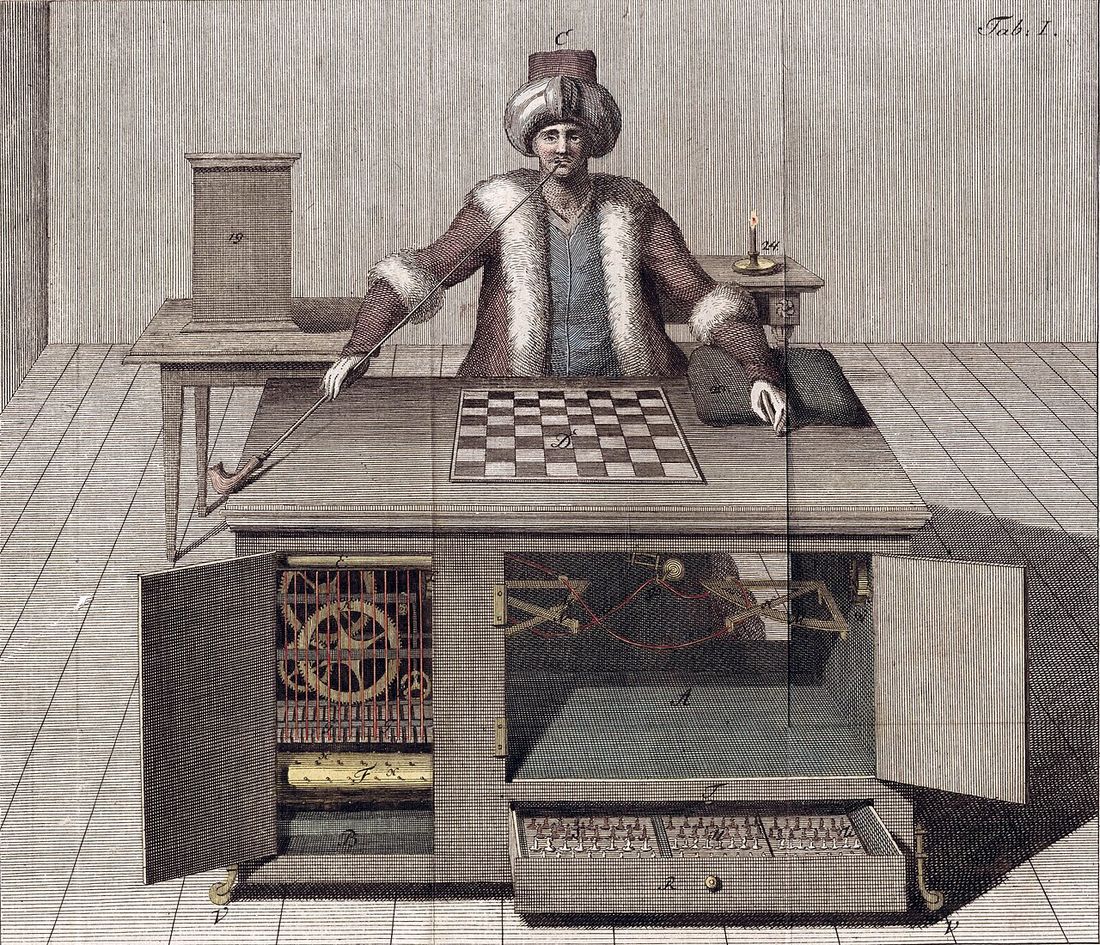 Gravure colorée du « Turc », automate en costume oriental assis derrière un meuble aux portes ouvertes sur des rouages